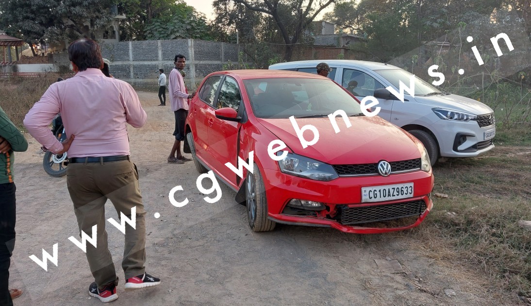 सक्ती - हरेठी पुल के पास सड़क हादसा , बाईक सवार को बचाने के चक्कर मे कार चालक ने ,,,