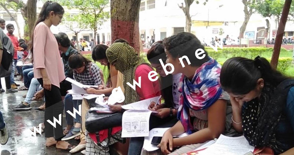 छत्तीसगढ़ - शिक्षा में सुधारों की मुहिम तेज , अब चार साल का होगा स्नातक और हिंदी माध्यम में होगी इंजीनियरिंग की पढ़ाई