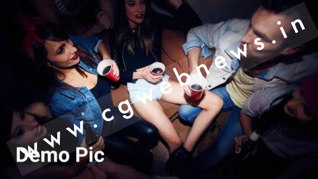 देर रात की पार्टी में दो युवतियों को बुला कर दोस्तो ने किया दुष्कर्म का प्रयास , जाने दोनो युवतियों ने कैसे बचाई अपनी इज्जत