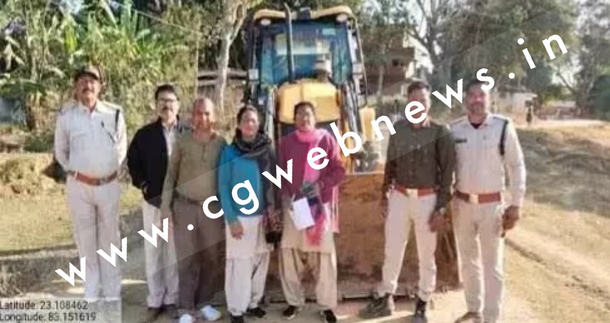 छत्तीसगढ़ - JCB से महिला कर्मचारी को कुचलने की कोशिश , आरोपियों के खिलाफ FIR दर्ज