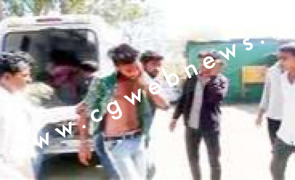 अंत्येष्टि कार्यक्रम में मधुमक्खियों का हमला , रिटायर्ड ASI की मौके पर ही मौत , 150 से अधिक लोग घायल