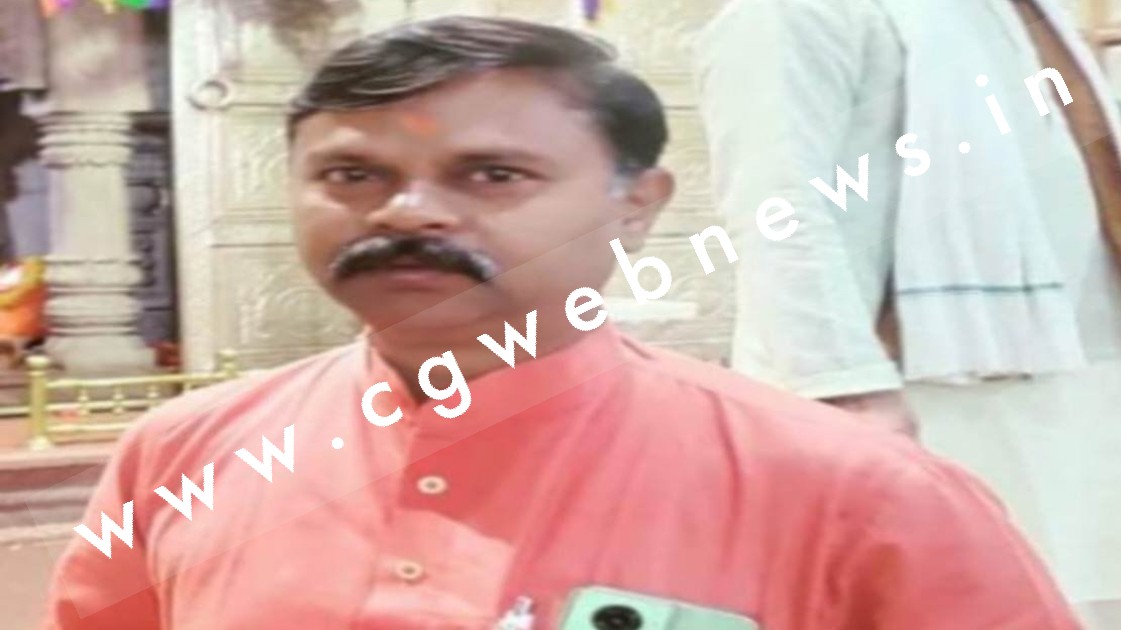 भाजपा पार्षद ने महिला का हाथ पकड़ कर कहा की कुछ काम बिना रुपयों के भी हो जाते है , पार्षद के खिलाफ FIR दर्ज