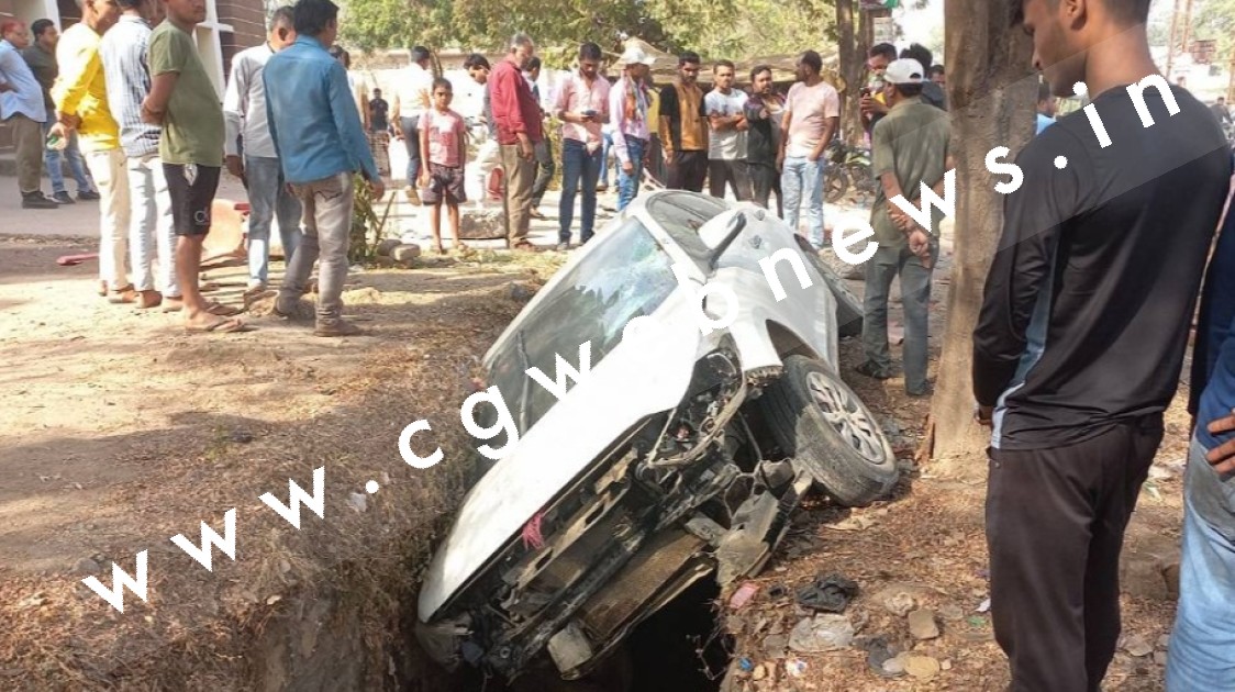 सक्ती - उप पंजीयक कार्यालय के सामने बड़ा सड़क हादसा , भाजपा नेता की तेज रफ्तार कार ने मचाई तबाही