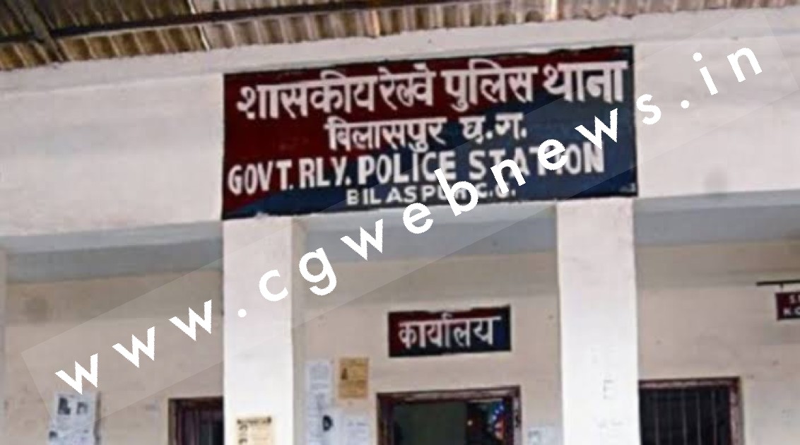 छत्तीसगढ़ - चोरो को पकड़ने अन्य राज्य गए TI खुद हुए चोरी का शिकार , वर्दी सहित सर्विस पिस्टल और कारतूस पार