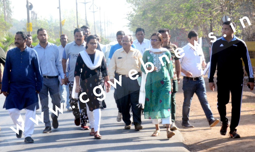 जांजगीर चाम्पा - आज सुबह कलेक्टर और SP पूरी टीम के साथ अचानक निकले जिला मुख्यालय की सड़कों पर