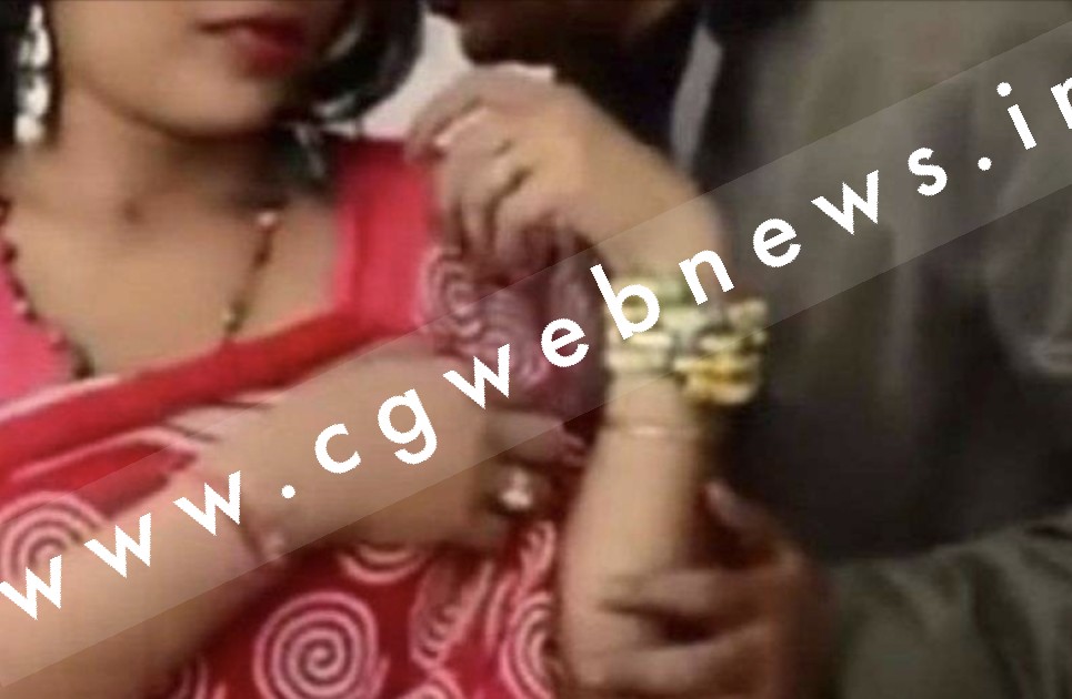 ससुर का बहू पर आया दिल , बाइक पर घर से ले भागा , पिता की शिकायत लेकर पीड़ित बेटा पहुंचा थाने