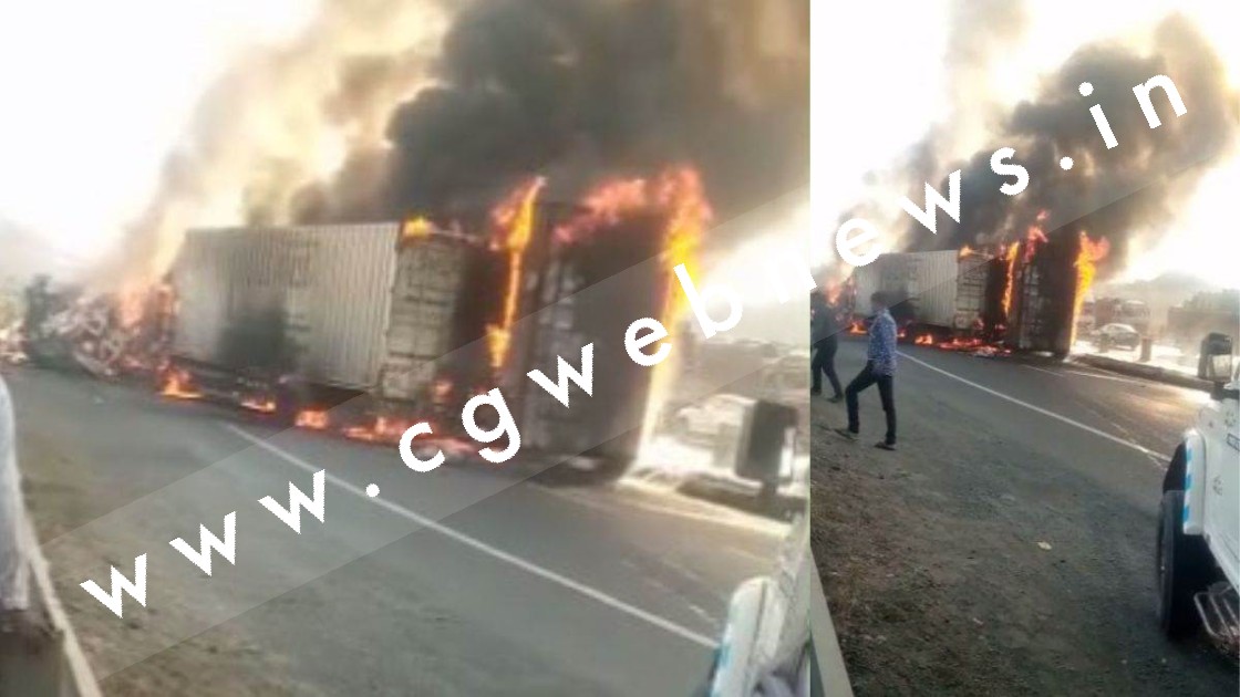 हादसे के बाद 3 वाहनों में लगी भीषण आग , 2 लोगों के जिंदा जलने की आशंका , राहत कार्य जारी