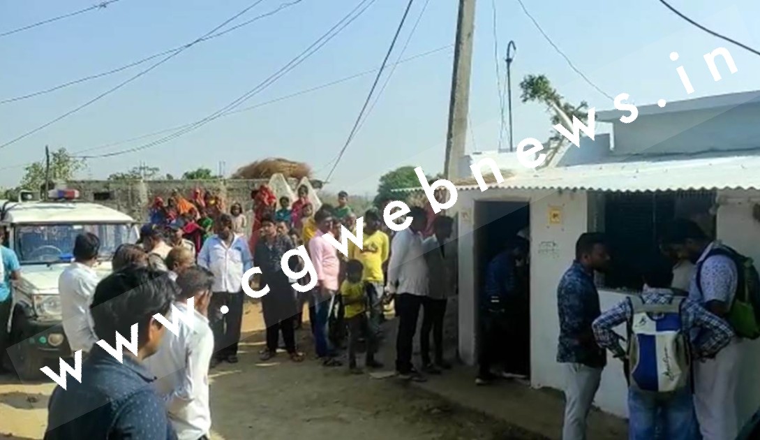 बड़ी खबर , पत्नी और तीन बच्चों की हत्या करने के बाद पति ने फाँसी लगा कर की खुदकुशी , पुलिस जाँच में जुटी