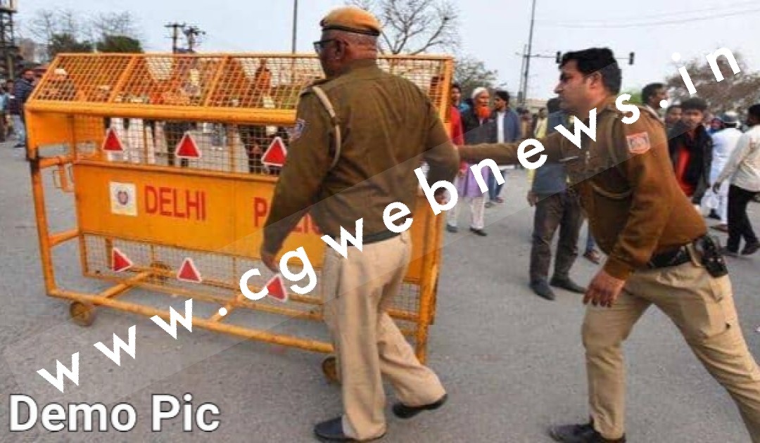 छत्तीसगढ़ - पुलिस बैरिकेटिंग पर फूटा विधायको का गुस्सा , विपक्ष ने सदन में जम कर मचाया शोर