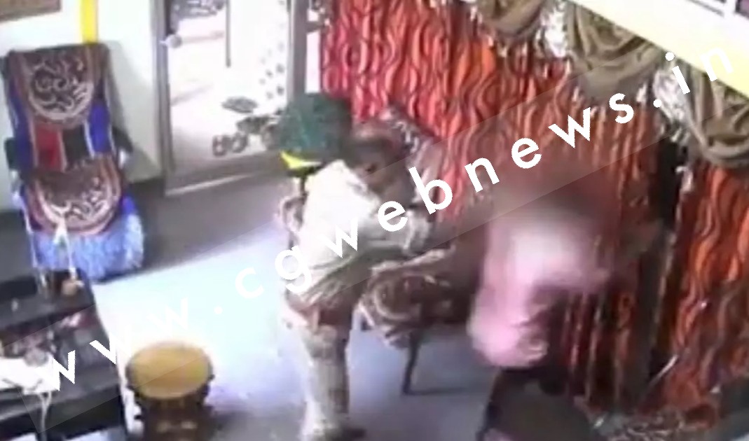 छत्तीसगढ़ - ट्रैफिक मुख्यालय में पदस्थ निरीक्षक गिरफ्तार , शराब के नशे में किया था यह कांड