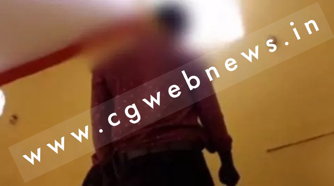 जिला मुख्यालय सक्ती से बड़ी खबर , बैंक कर्मी की फाँसी पर लटकती लाश मिलने से मची सनसनी , पुलिस जाँच में जुटी