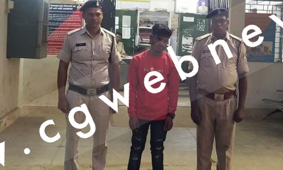 जांजगीर चाम्पा - युवती को अश्लील तश्वीर के जरिये ब्लैकमेल करने का आरोपी गिरफ्तार , भीतर देखे तश्वीर