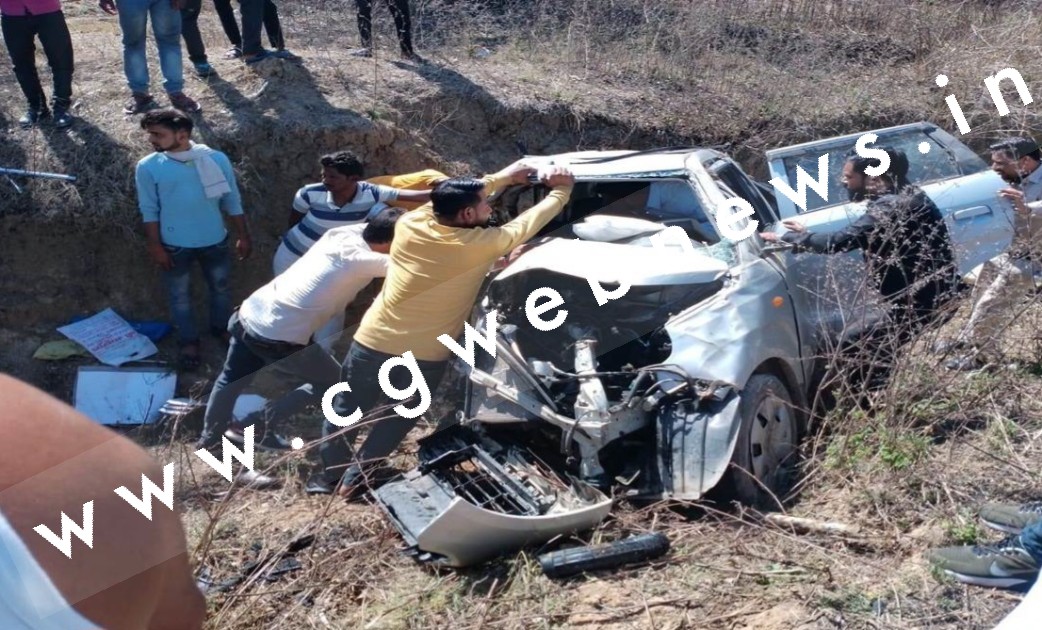 दो तेज रफ़्तार कार आपस मे टकराई , हादसे में दो महिला सहित तीन लोगों की मौके पर ही मौत