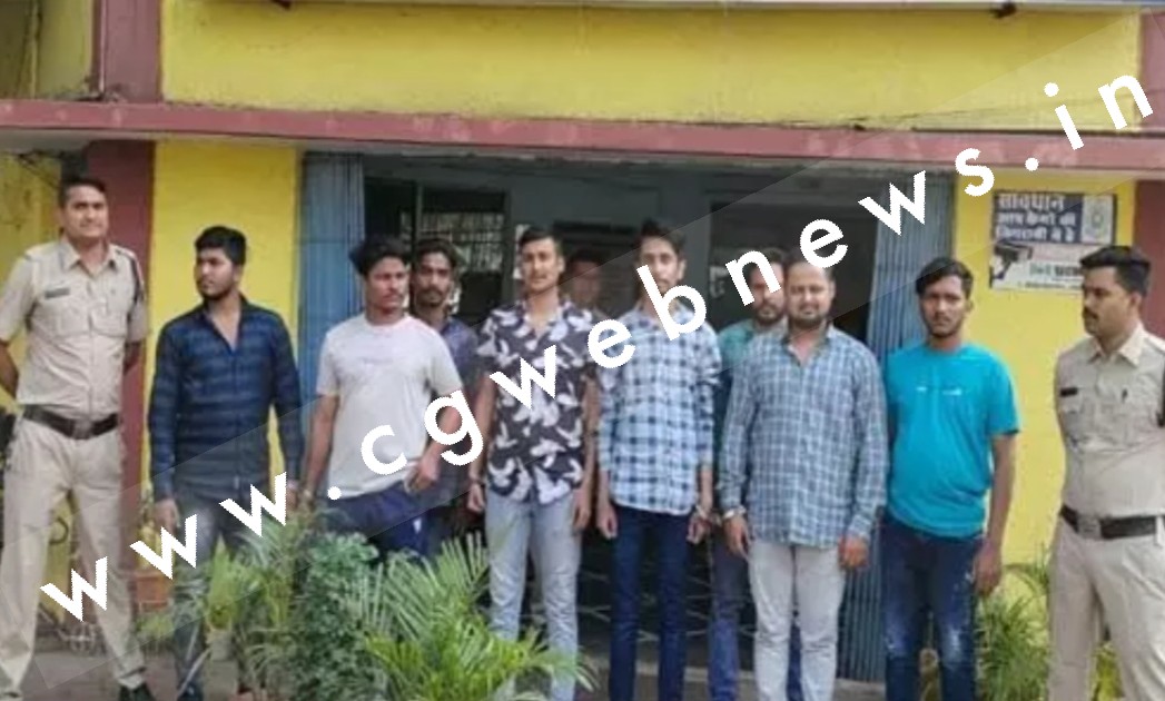 छत्तीसगढ़ - IPL में सट्टा खिलाते 8 सटोरिये गिरफ्तार , 15 मोबाइल , 1 लैपटॉप और नगद जब्त