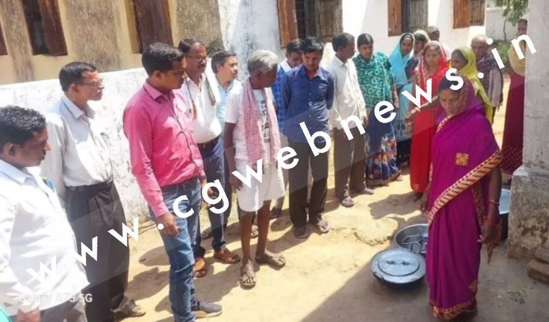 छत्तीसगढ़ - मध्यान्ह भोजन के दौरान हादसा , गर्म दाल में गिरी बच्ची , गंभीर हालत में हॉस्पिटल में भर्ती