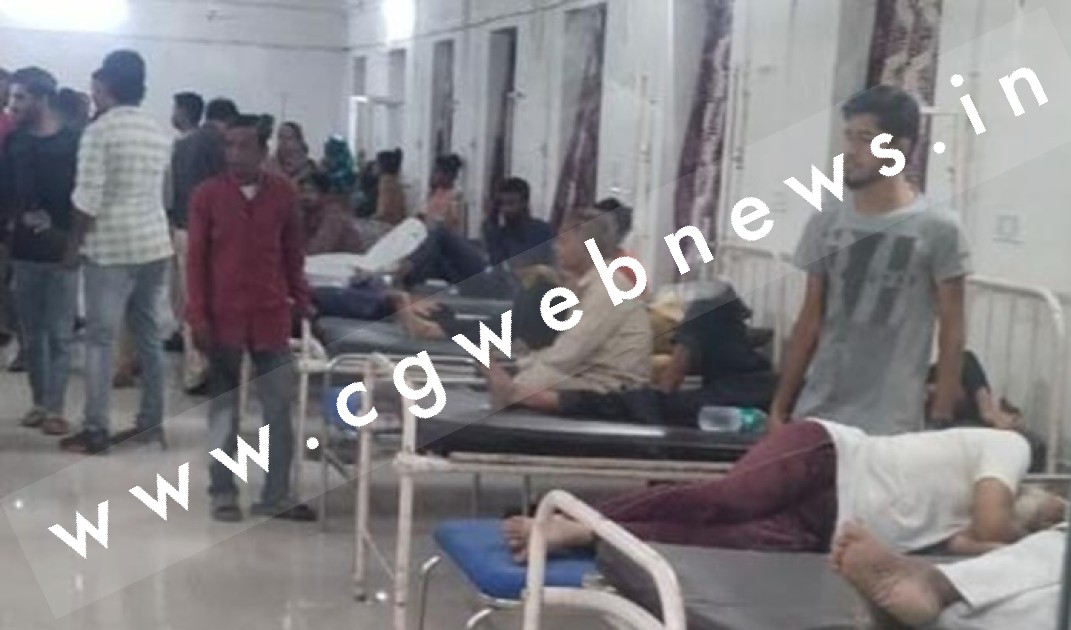 रोजा इफ्तार में खाने के बाद करीब 100 लोग हुए बीमार , सभी का ईलाज जारी