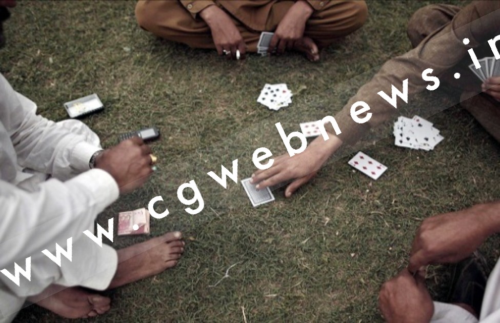 जुए के अड्डे पर पुलिस की दबिश , जुआ खेलते 06 जुआरी गिरफ्तार 