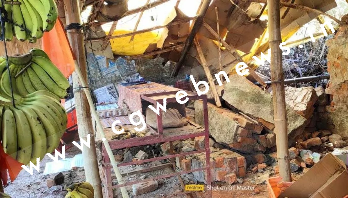 छत्तीसगढ़ में आंधी तूफान ने दिखाया रौद्र रूप , पेड़ और बड़े बड़े होर्डिंग्स गिरे , बिजली और इंटरनेट बंद