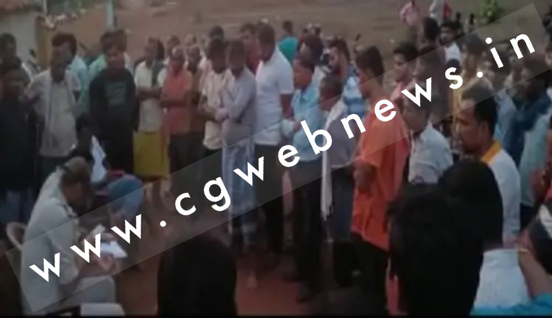 छत्तीसगढ़ - दो साल की मासूम के साथ महिला ने फांसी लगा कर की खुदकुशी , पुलिस जाँच में जुटी