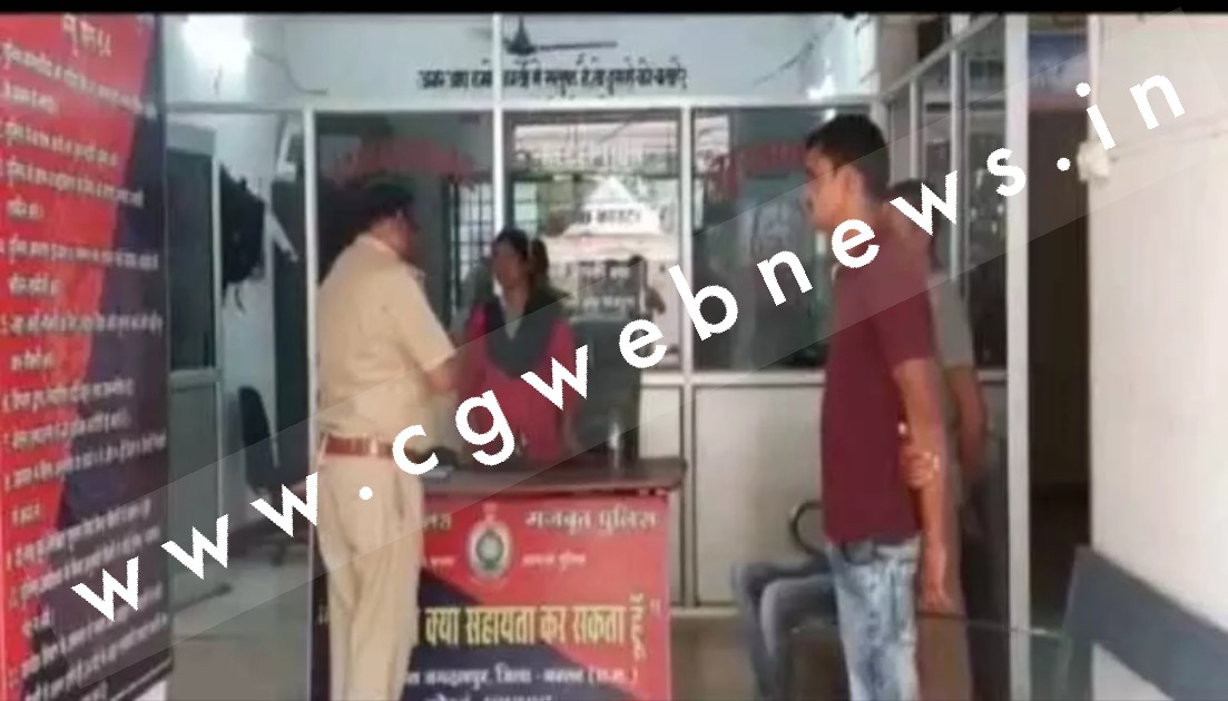 छत्तीसगढ़ - महिला डॉक्टर से पूछताछ करना DSP को पड़ा भारी , जूनियर डॉक्टरों ने DSP की कर दी पिटाई