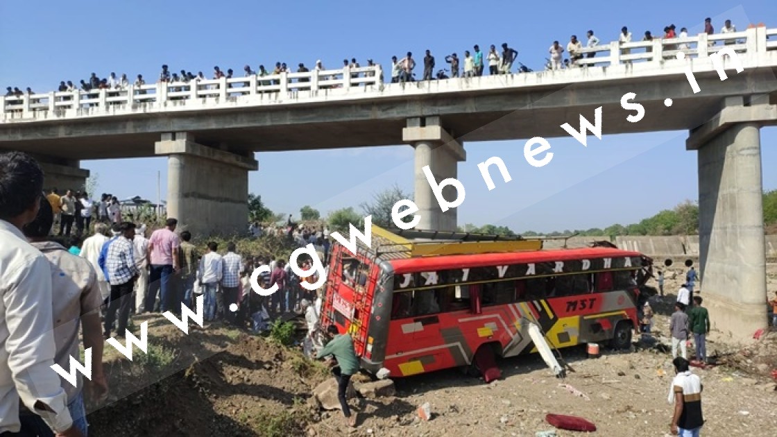 माँ शारदा ट्रेवल्स की बस पुल से नीचे गिरी , हादसे में 20 लोगो की मौत , बढ़ सकती है मृतकों की संख्या