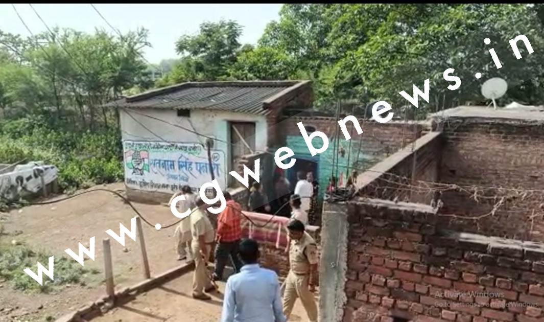 छत्तीसगढ़ - बकरी चोरी के शक में बीजेपी पार्षद की जमकर पिटाई , अभी भी हंगामा जारी