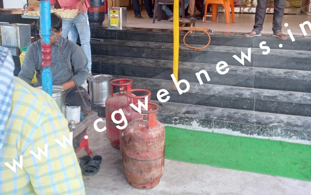 जांजगीर चाम्पा - होटलों में खाद्य विभाग की दबिस , घरेलू रसोई गैस सिलेंडर जप्त