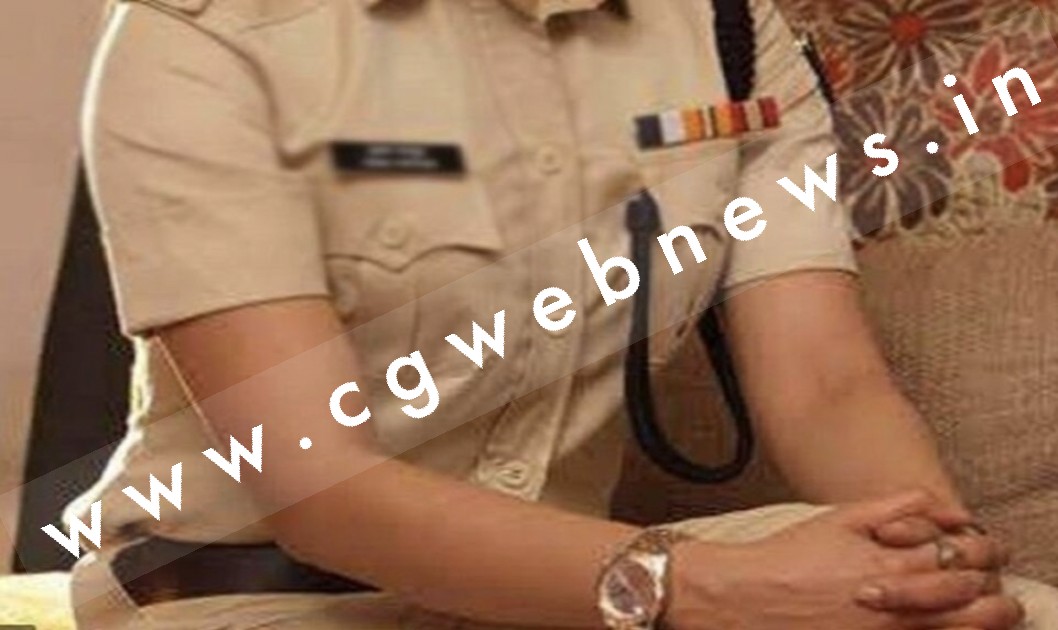 छत्तीसगढ़ - महिला आरक्षक ने वरिष्ठ अधिकारियों पर लगाया गंभीर आरोप ,  आत्मदाह की दी चेतावनी