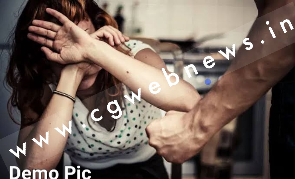 छत्तीसगढ़ - भाजपा नेता बसंत नामदेव ने अपने ऑफिस में काम करने वाली युवती के साथ कि रेप की कोशिश