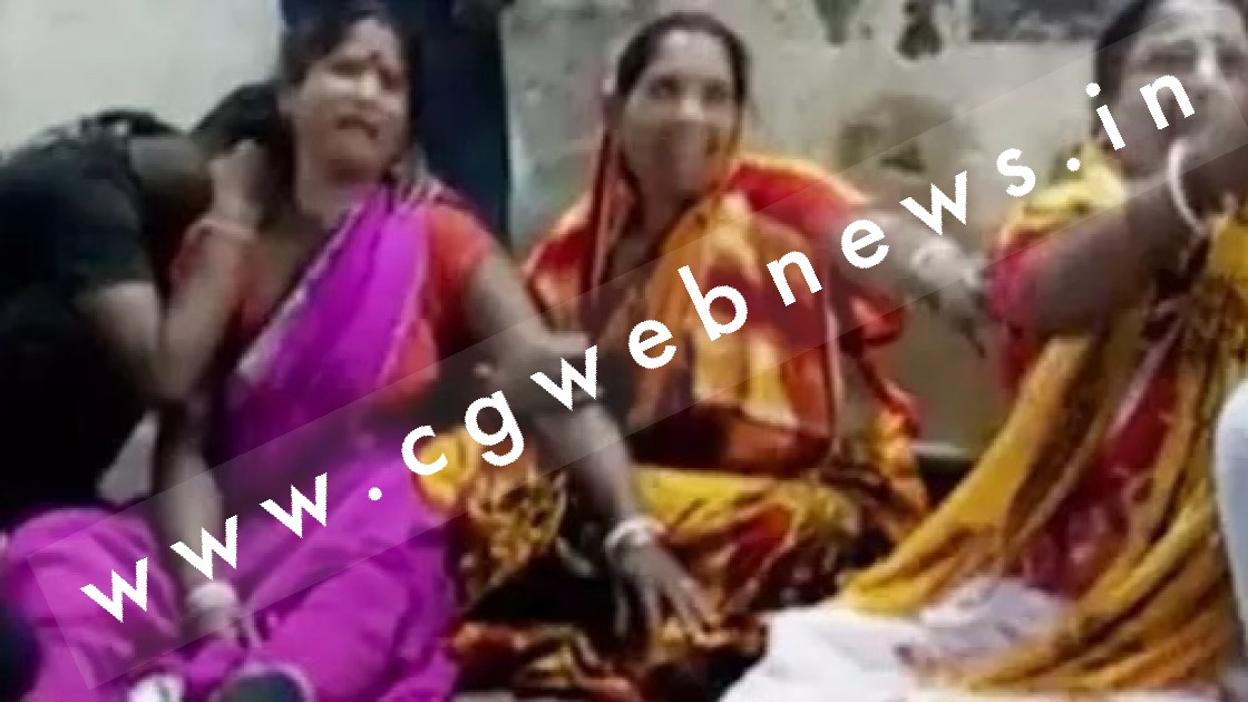 छत्तीसगढ़ - दो बाईक में सीधी टक्कर , हादसे में तीन लोगों की मौके पर ही मौत