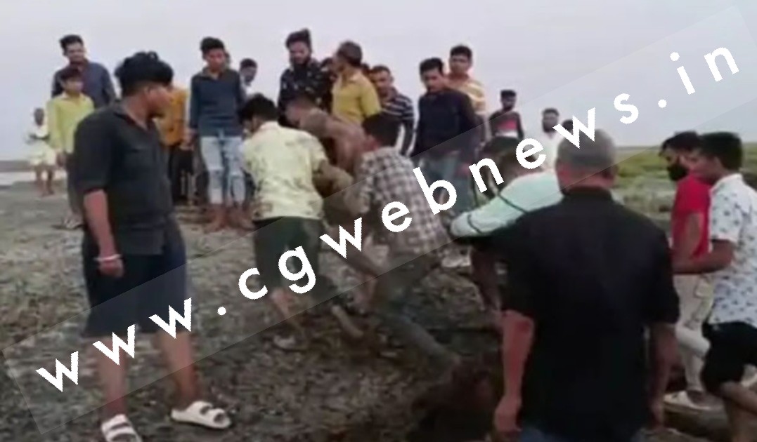 मौत की पिकनिक , समुद्र में नहाने के दौरान 08 लोग डूबे , एक ही परिवार के 06 लोगो की मौत