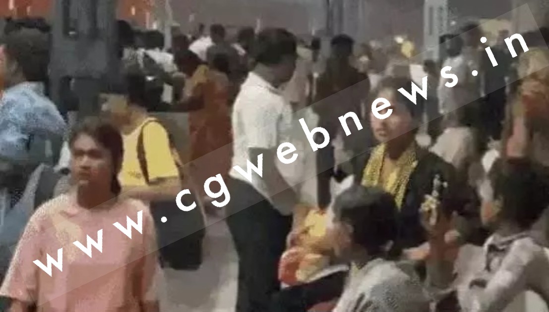 छत्तीसगढ़ से बड़ी खबर , पुरी - दुर्ग एक्सप्रेस के A/C कोच में लगी आग , यात्रियों में मची अफरातफरी