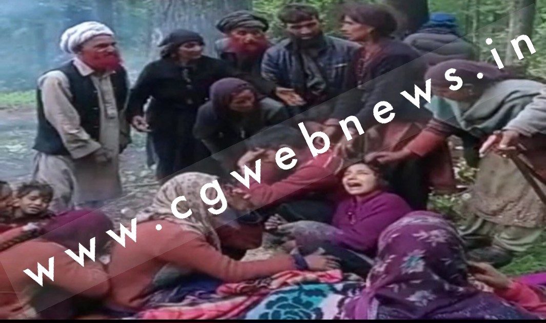 तेज आंधी से गिरा पेड़ , पेंड़ के नीचे दब कर एक ही परिवार के चार लोगों की मौत