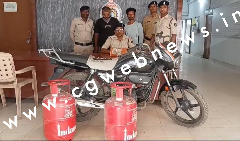 सक्ती थाना प्रभारी प्रवीण राजपूत ने दिया साहस का परिचय , दो शातिर लुटेरों को किया गिरफ्तार , भीतर देखे तश्वीर