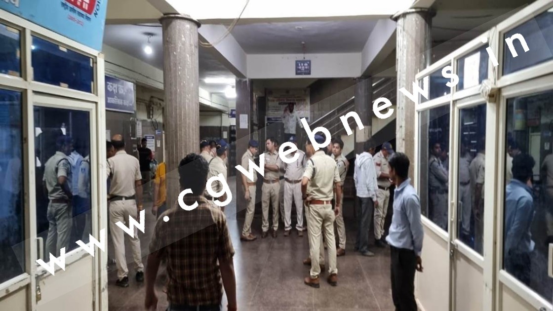 ग्राम पंचायत चुनाव की रंजिश को लेकर दो पक्षों में खूनी संघर्ष , दो भाईयो की मौत , पूरा गांव पुलिस छावनी में तब्दील