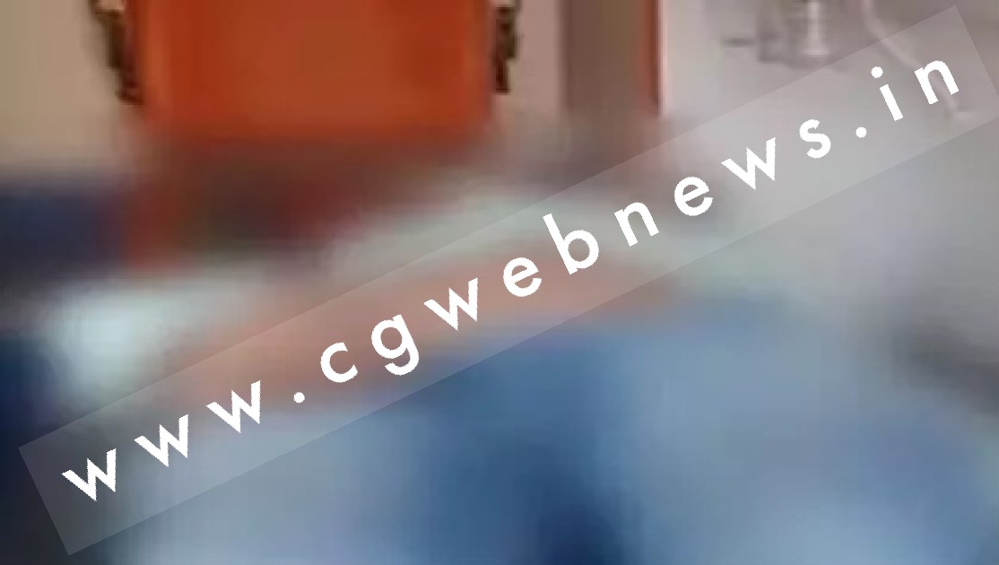 जांजगीर चाम्पा - चलती ट्रेन से गिरा युवक , गंभीर हालत में सिम्स रिफर , युवक की नही हो पाई है पहचान