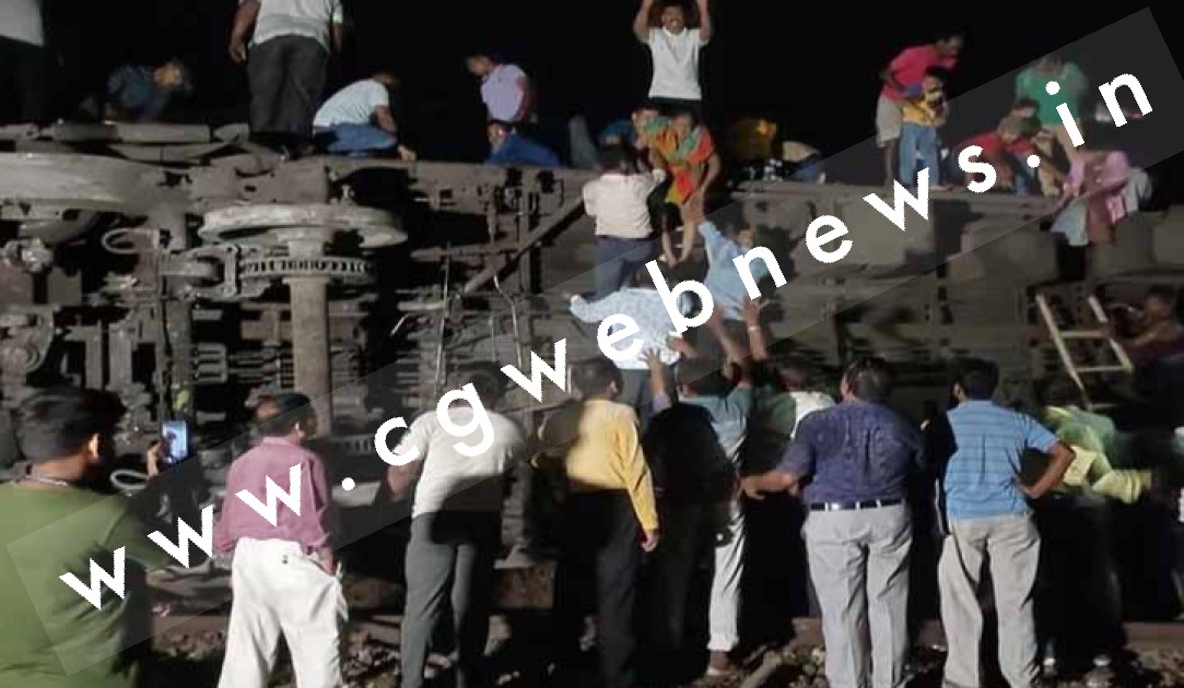 बालासोर ट्रेन हादसा - रद्द की गई 100 से अधिक ट्रेने , 41 से अधिक ट्रेनों का बदला गया मार्ग