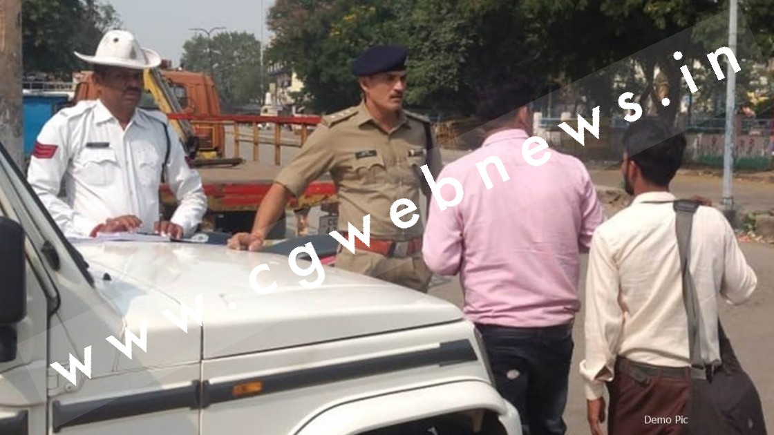 छत्तीसगढ़ - हेलमेट न पहनना महापौर को पड़ा भारी , वीडियो वायरल होने के बाद ट्रैफिक पुलिस ने काटा पांच सौ का चालान