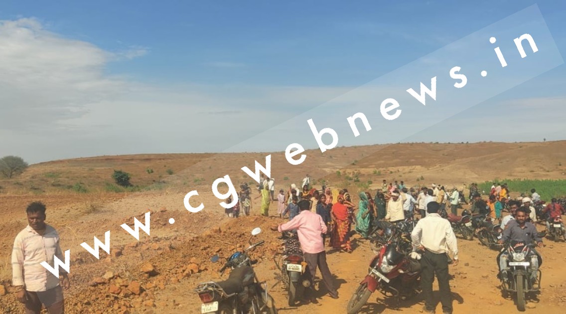 तालाब की मिट्टी धंसने से चार महिलाएं दबी , दो महिलाओं की मौके पर ही मौत