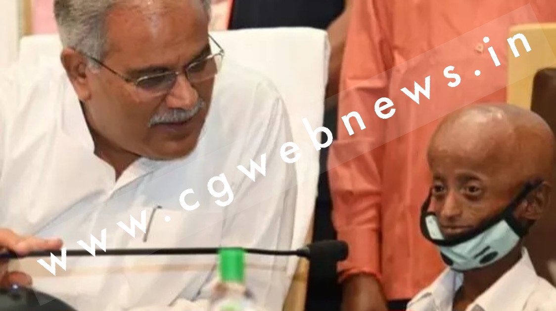 छत्तीसगढ़ - एक दिन के कलेक्टर शैलेंद्र धुव्र का निधन , CM बघेल ने जताया शोक