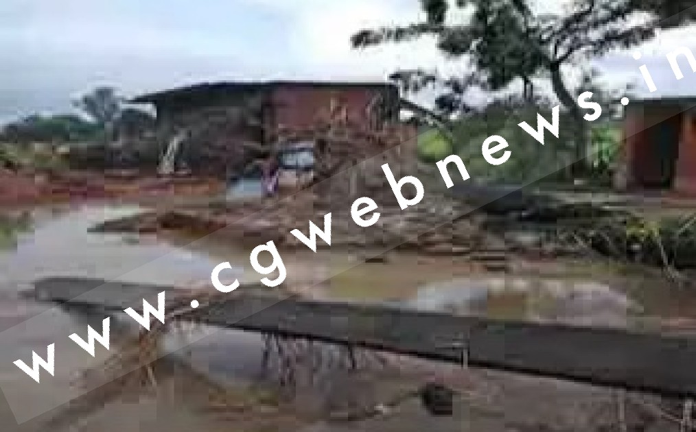 छत्तीसगढ़ - इस जिले में तेज बारिश और आँधी ने मचाई तबाही , तेज तूफान से बदला पूरे शहर का नजारा