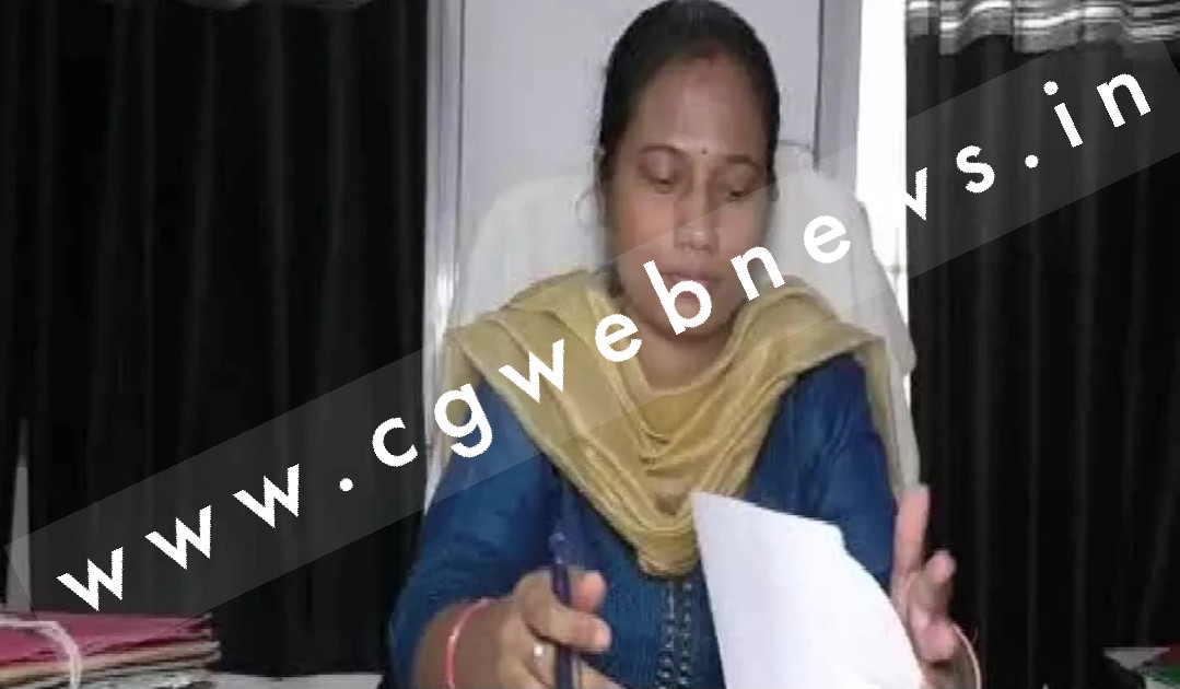 जांजगीर चाम्पा - वकीलों ने SDM के खिलाफ खोला मोर्चा , SDM पर लगाया मनमानी करने का आरोप