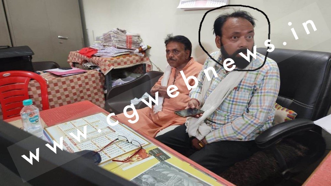 तहसील कार्यालय में लोकायुक्त का छापा , 05 हजार की रिश्वत लेते पटवारी सुशील सराठे रंगेहाथ गिरफ्तार