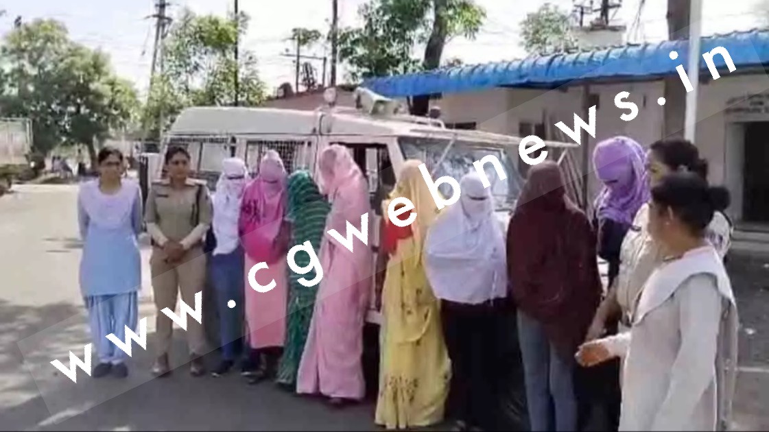 प्रिंस हॉटल में चल रहे सेक्स रैकेट का पर्दाफाश , 08 युवतियां गिरफ्तार