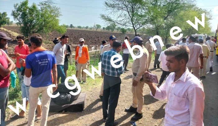 कुबेरेश्वर धाम जा रही श्रद्धालुओं से भरी बस अनियंत्रित होकर पलटी , हादसे में 15 लोग घायल