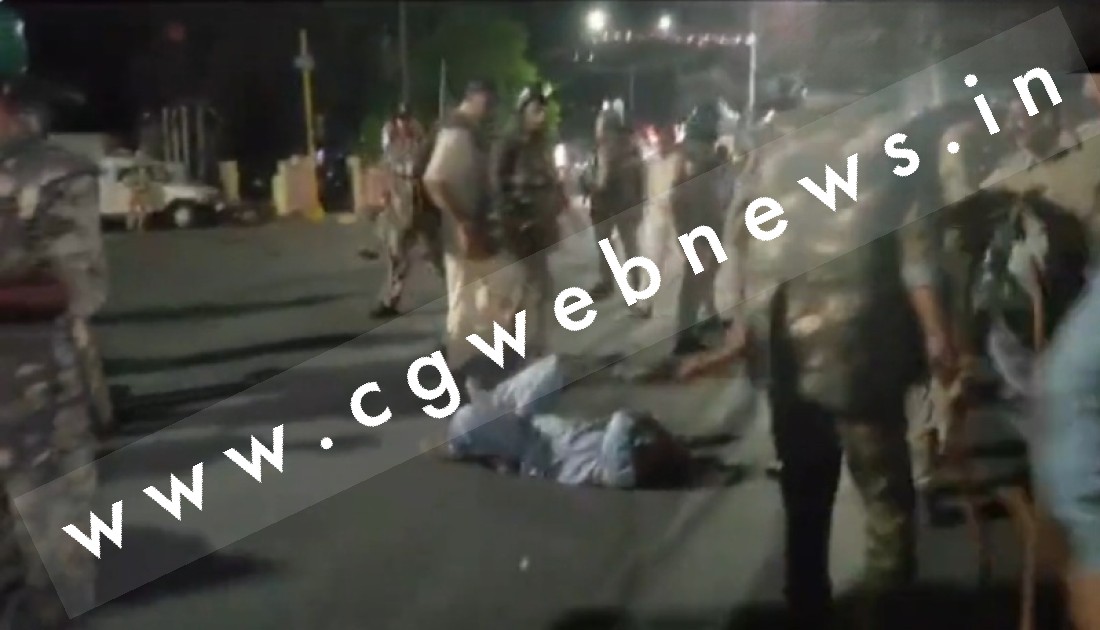 थाने का घेराव कर रहे बजरंग दल कार्यकर्ताओं पर पुलिस ने किया लाठीचार्ज , कई कार्यकर्ता घायल