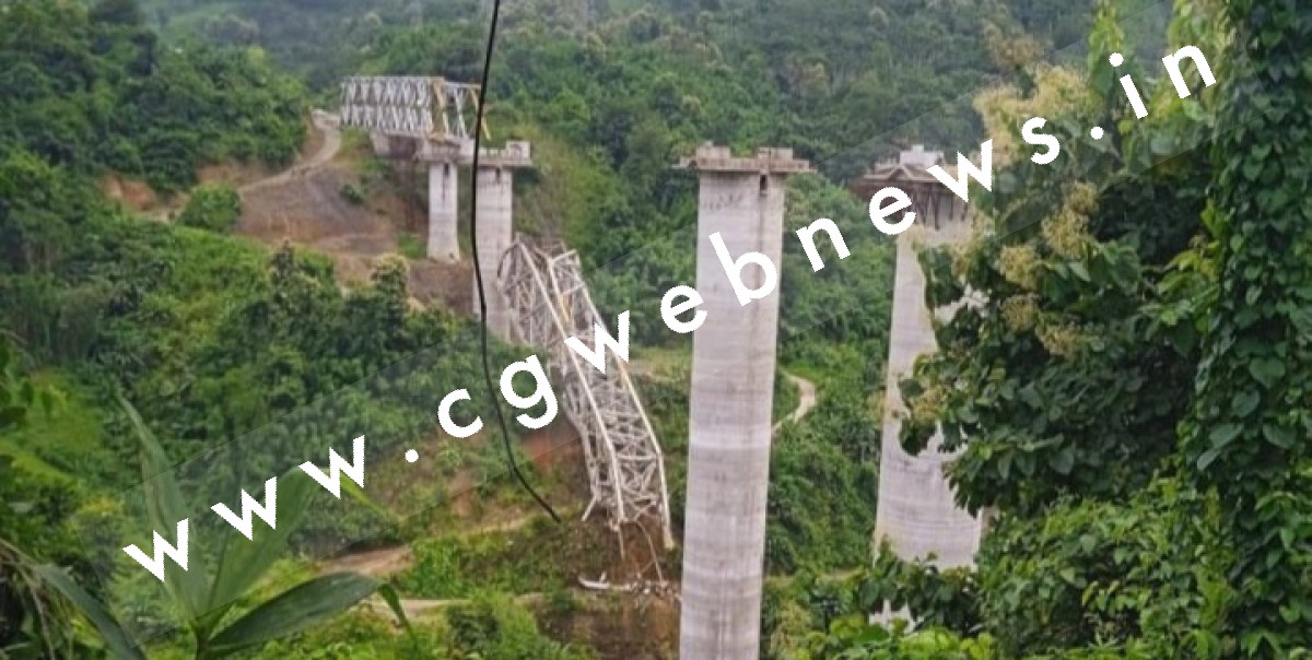 रेलवे का निर्माणाधीन पुल गिरा , 17 मजदूरों की मौत , कई के दबे होने की आशंका , रेस्क्यू ऑपरेशन जारी