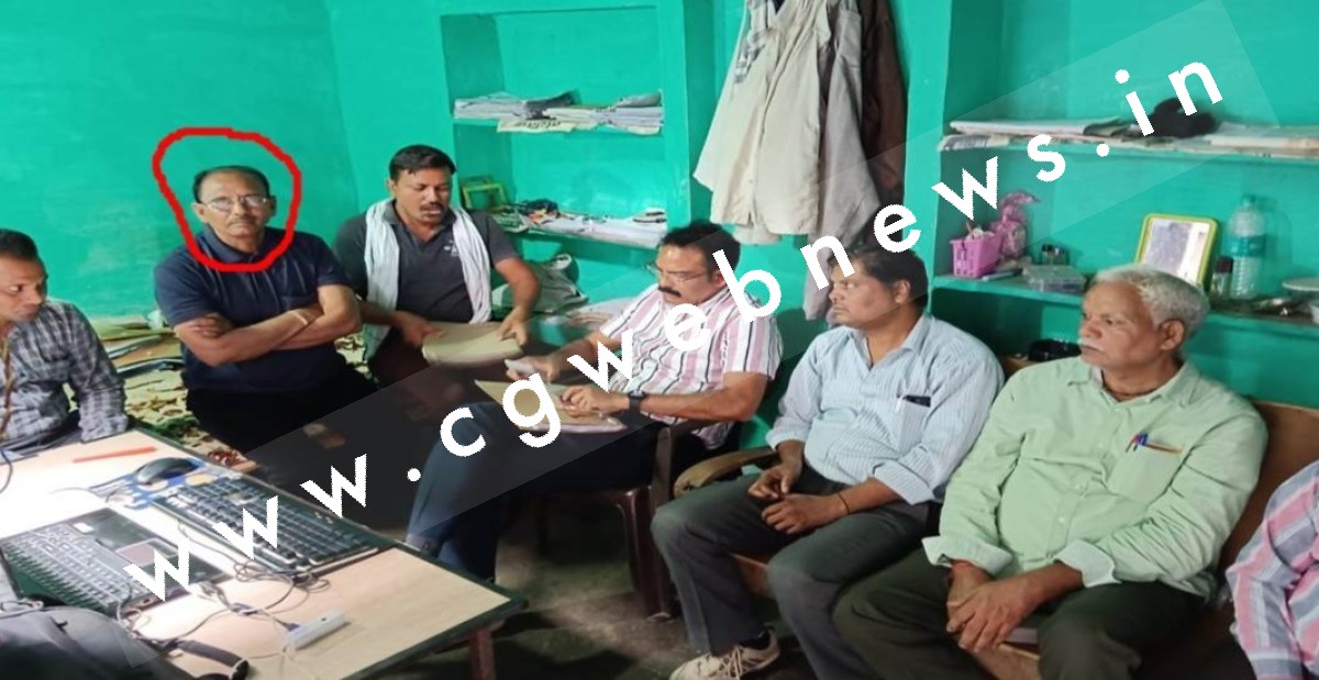 पटवारी अवधेश शर्मा रिश्वत लेते दूसरी बार रंगेहाथ गिरफ्तार , किसान से ले रहा था 03 हजार की रिश्वत