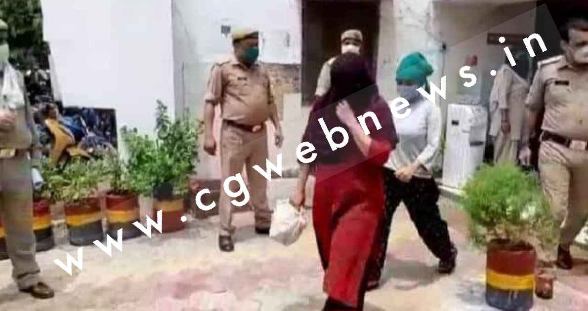 OYO हॉटल में प्रसासन और पुलिस की दबिस , आपत्तिजनक हालत में 10 जोड़े गिरफ्तार