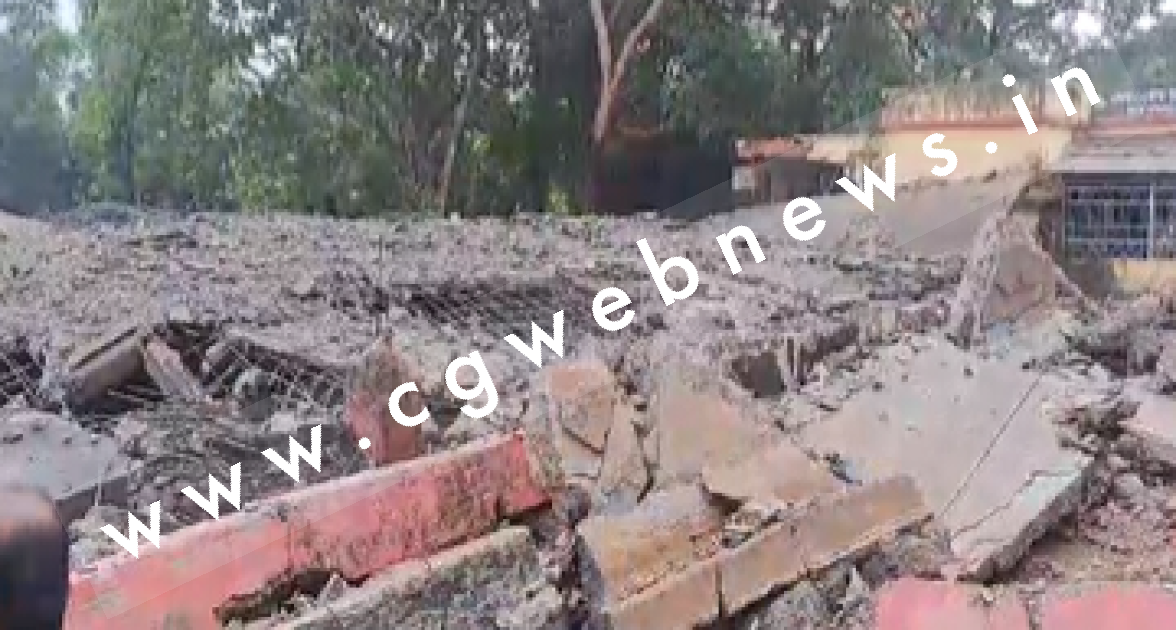 छत्तीसगढ़ में बड़ा हादसा , भरभराकर गिरी 20-20 लाख लीटर वाली पानी की दो टंकी , मचा हड़कंप